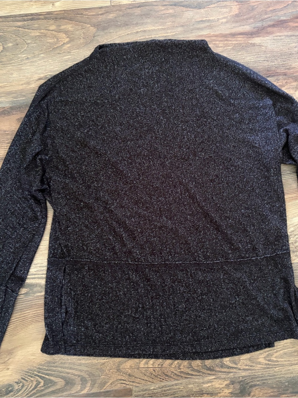 Women's Long Sleeve Heathered Black Tee